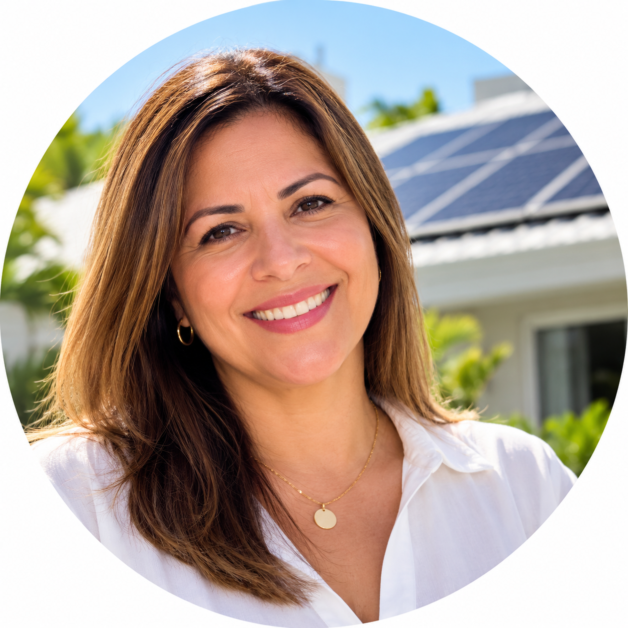 Retrato ilustrativo de una mujer sonriente frente a una residencia con paneles solares, utilizado como imagen representativa en la sección de testimonios de Hybrid Energy Puerto Rico.

Importante: Esta imagen es generada con IA y no representa la apariencia real de María Rivera DelValle. Para publicar su testimonio con nombre, recomiendo utilizar una fotografía autorizada o identificar claramente esta imagen como ilustrativa.